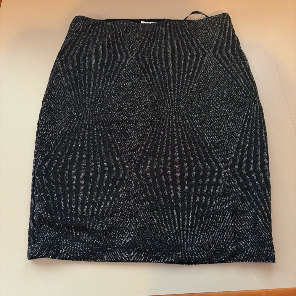 Black and silver stretch skirt size XS